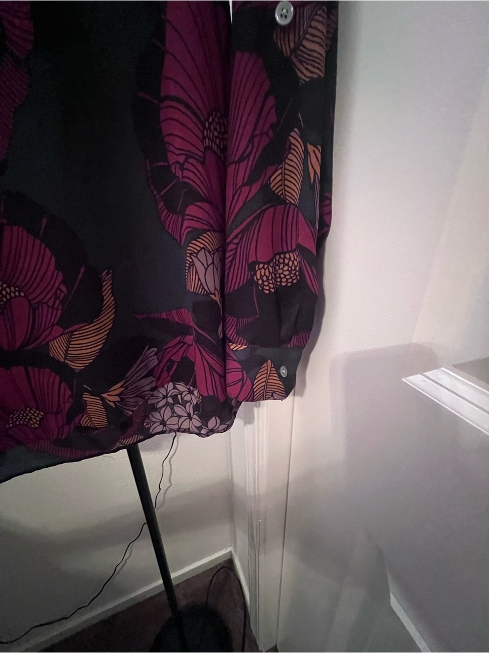 LOFT Women's Black Floral Blouse Berry Pink Size Small - Picture 5 of 5